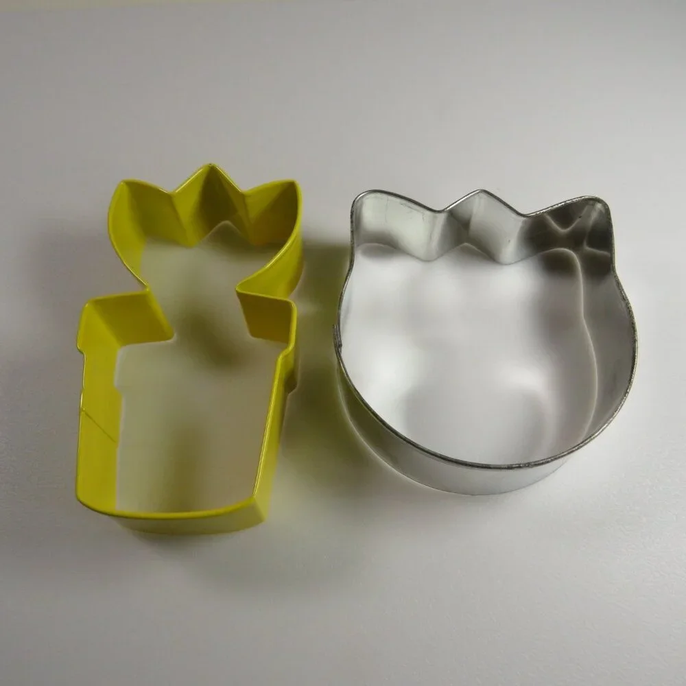 Cookie Cutters Metal Spring Tulip & Tulip Flower in Pot Enamel Painted